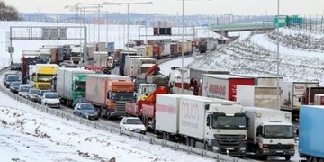Hromadná nehoda uzavřela dálnici