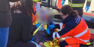 Cyklistka vjela přímo do cesty přijíždějícímu vozu