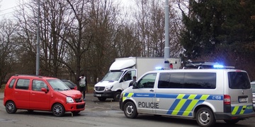 Nehoda tří vozů v Sušické ulici