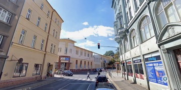 Pátrání po doprovodu malé holčičky