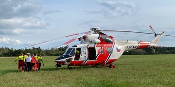 Na letišti v Líních byli vážně zraněni dva parašutisté