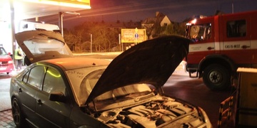 Požár auta přímo na čerpací stanici