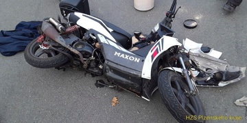 Střet skútru s dodávkou