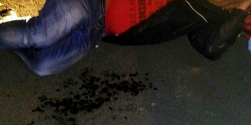 Cizince našli na chodníku s rozbitým obličejem