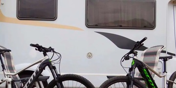 V centru Plzně a za bílého dne ukradl elektrokolo