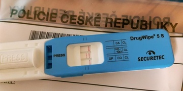 Za volant usedl pod vlivem pervitinu a s několika zákazy řízení