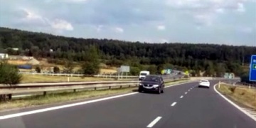 Žena vzala přivaděč protisměrem