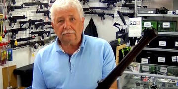 Omezovat legální držení zbraní je nesmysl