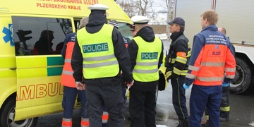 Dopravní nehoda nákladního a osobního vozu v Kaznějově