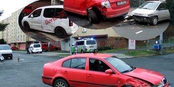 Opilý cizinec bez řidičáku naboural do několika aut a z místa utekl