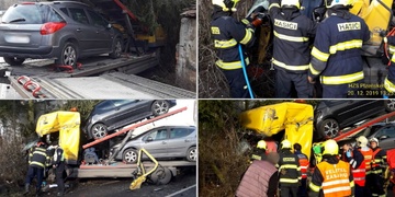 Čelní střet dvou náklaďáků