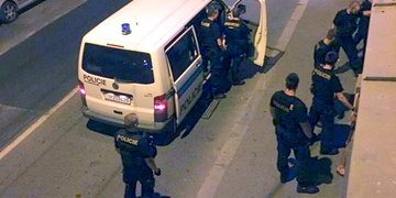 Rumun pobodal Bulhara, policisté pak museli střílet
