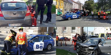 Jedno z aut skončilo na chodníku a dva lidé v nemocnici