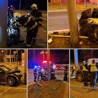 Šílená noční jízda Plzní skončila ve sloupu