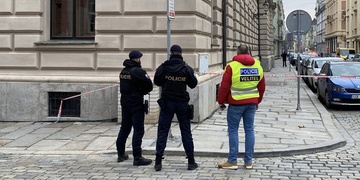 Na Krajském soudu v Plzni opět nahlásili uložení bomby