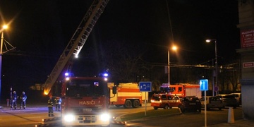 Na grilovačku dorazili hasiči v hojném počtu