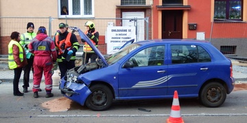 Nehoda blokuje Křimickou ulici