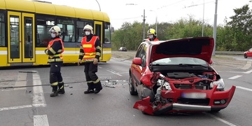 Střet dvou aut na křižovatce Lidická x Karlovarská