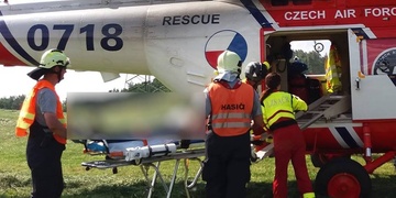 Dopotácel se na zastávku - měl popáleniny na 60% těla