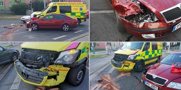 Střet sanitky se srnou i se seniorem v osobním voze na Slovanech