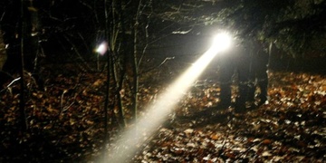 Záchranáři pátrají v lese za Svojkovicemi po ztracené ženě