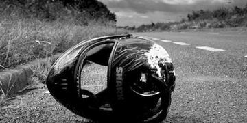 Jeden motorkář zemřel a dalšího ve velmi vážném stavu transportuje vrtulník LZS