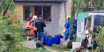 Na místě střelby byly nalezeny nebezpečné chemikálie