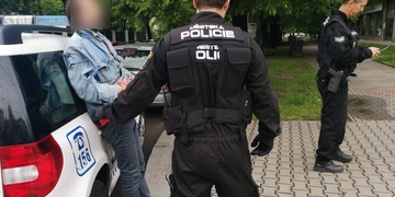 Místo rajčatového salátu měla rodina protlak