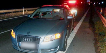 Auto s rumunskou posádkou ujíždělo z Německa, zastavil ho až policejní zátaras nedaleko Plzně