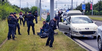 Žadatelé o azyl ujížděli z Francie, v autě pašovali drogy a zadrženi byli v Plzni