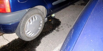 Navrtávači dál řádí, zůstávají za nimi nešťastní majitelé mnoha aut