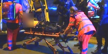 Muž si amputoval ruku