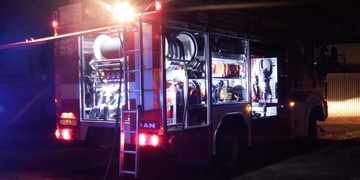 Žena nezpanikařila a sama si začala hasit auto