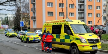 Dítě vběhlo přímo před auto