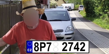 "Pomozte nám prosím najít auto, které ukradli mým prarodičům!"