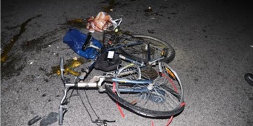 Přiopilý cyklista vjel do cesty autu