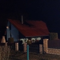 Noční požár zničil chatu