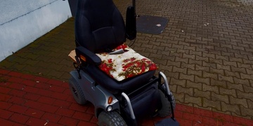 Hned dva vozičkáři v nouzi