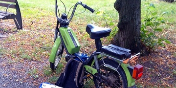 Čtrnáctiletý ujížděl Borským parkem pronásledován strážníky