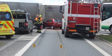 Dopravní nehoda se zraněním uzavřela výpadovku na Domažlice