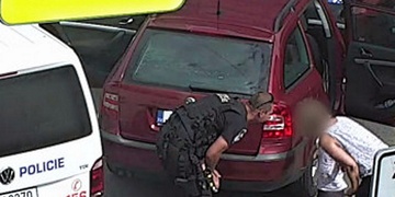 Husarský kousek strážníků