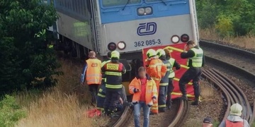 Mladík podle všeho skočil pod vlak