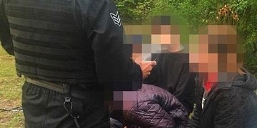 Opilá nezletilá dívka chtěla ve strachu přespat u kamaráda