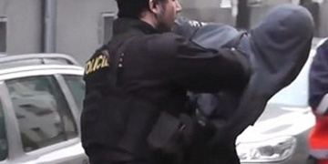Onanistu policisté zadrželi během chvíle, nyní ho i obvinili