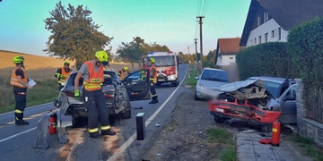 Při dopravní nehodě byli zraněni dva lidé a řidič nadýchal přes jedno a půl promile