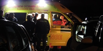 Jezdec na čtyřkolce srazil chodce a z místa ujel