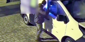 Policisté objasnili sérii vloupání do aut, ke které docházelo v Plzni