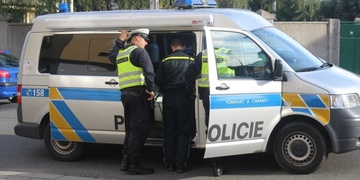 Řidič srazil seniorku na přechodu