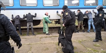 Střelba a křik zaznívající dnes z nádraží bylo jen cvičení