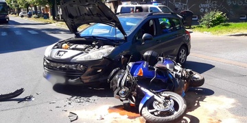 Střet auta s motorkou